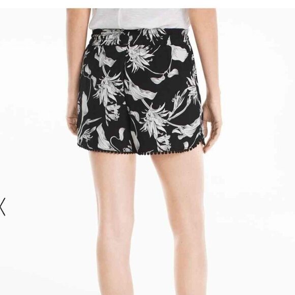 White House Black Market Women's 4-Inch Soft Floral Print Short - Picture 2 of 8